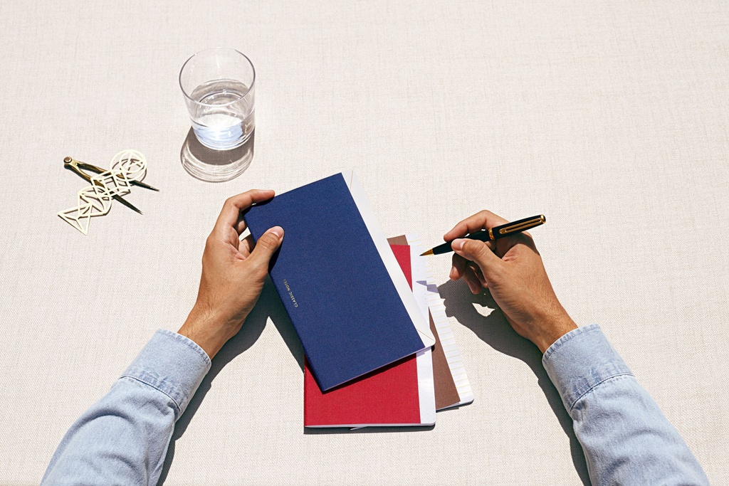 NOTEBOOK CLASSIC NOTES Nº 6 (Wine, Dot grid)