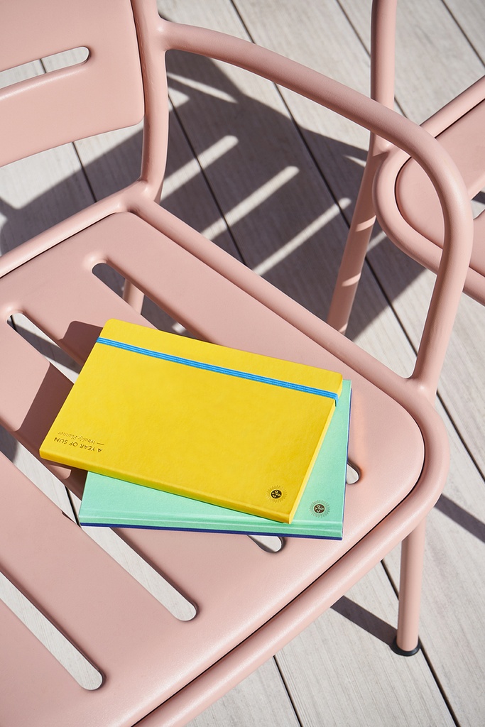AGENDA A YEAR OF SUN (Yellow)
